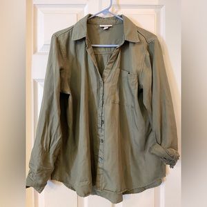Knox Rose Army Green Button Down Shirt size M